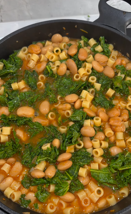 White bean and kale soup with pasta