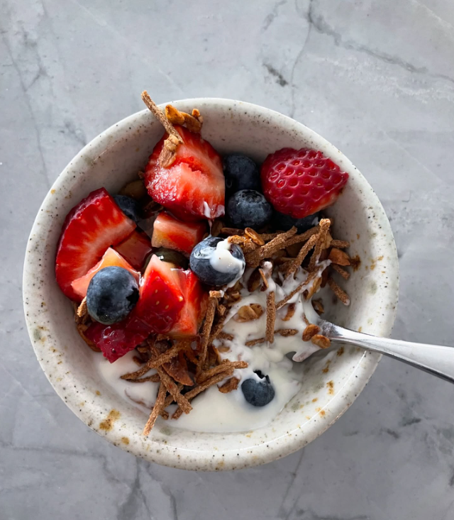 Probiotic yoghurt with granola and berries